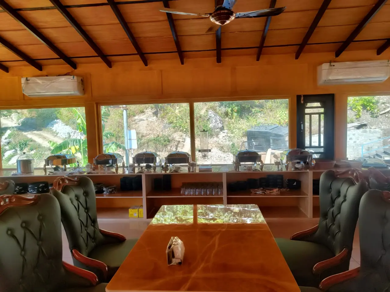 Luxury Infinity Swimming Pool at Resort in Jim Corbett